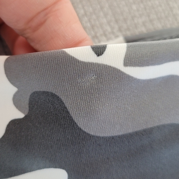 Electric Yoga High Rise Revolution Camo Leggings - Picture 5 of 11